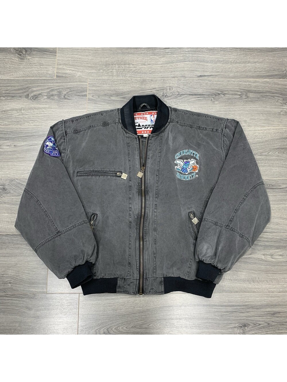 Vintage 1990S Nutmeg Charlotte Hornets Jacket Large Men’s Grey NBA Zip Up